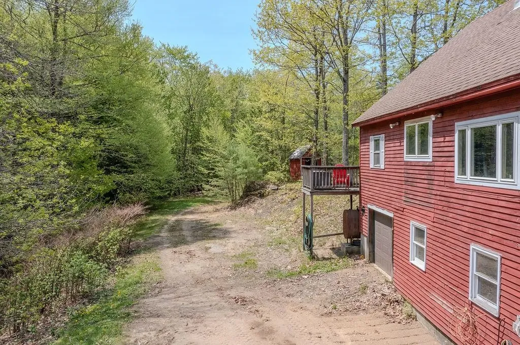 348 North Road Deerfield NH 03037
