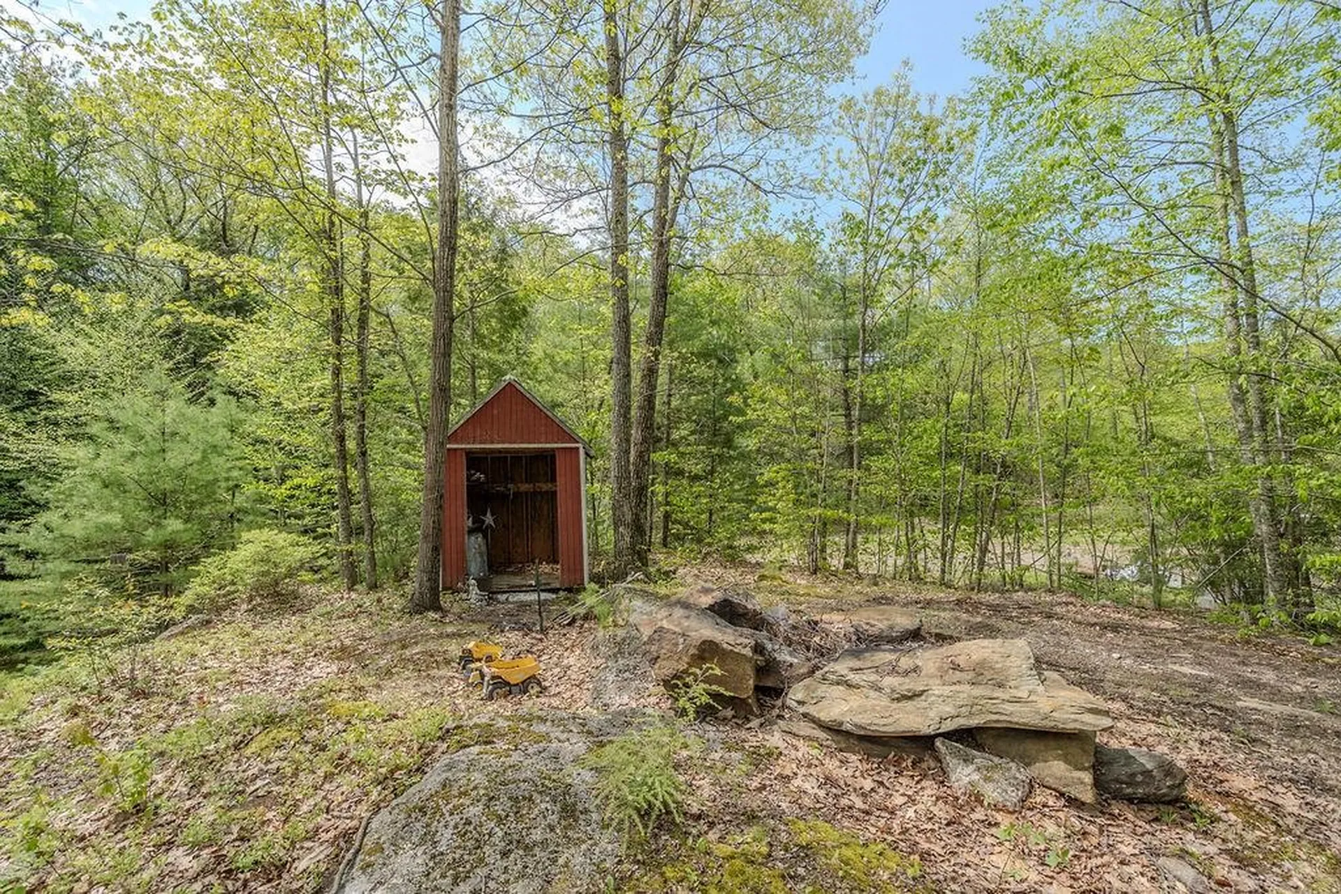 348 North Road Deerfield NH 03037