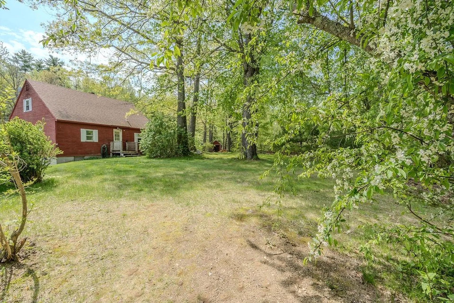 348 North Road Deerfield NH 03037