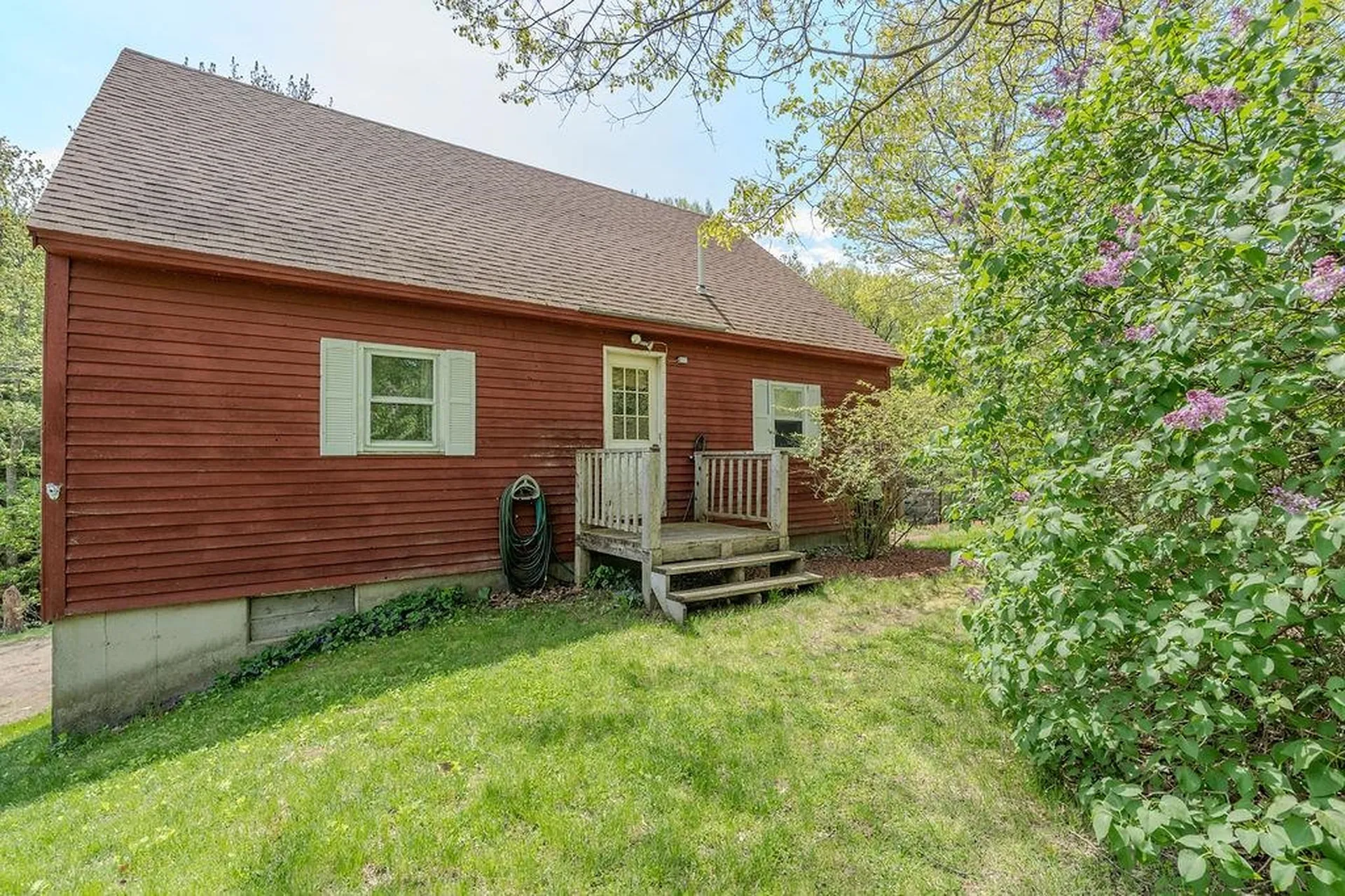 348 North Road Deerfield NH 03037