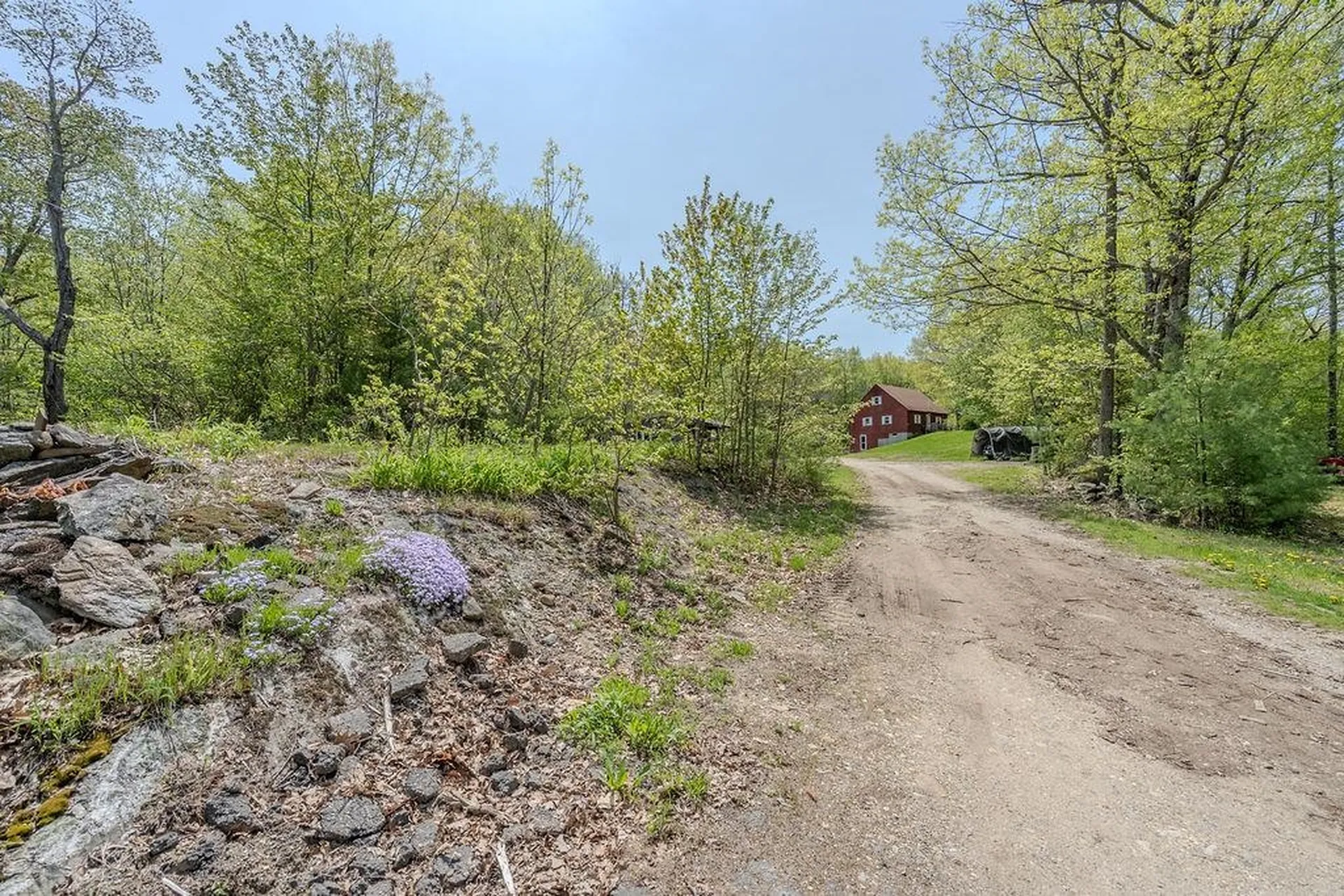 348 North Road Deerfield NH 03037