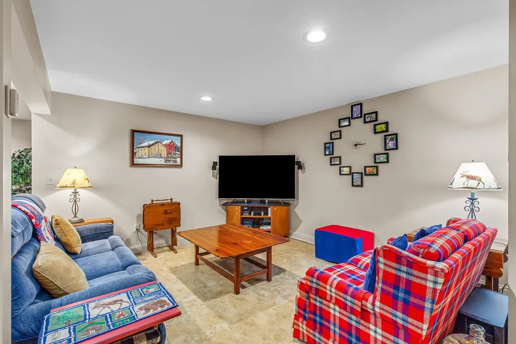 91 Bombadil Path Pittsfield VT 05762