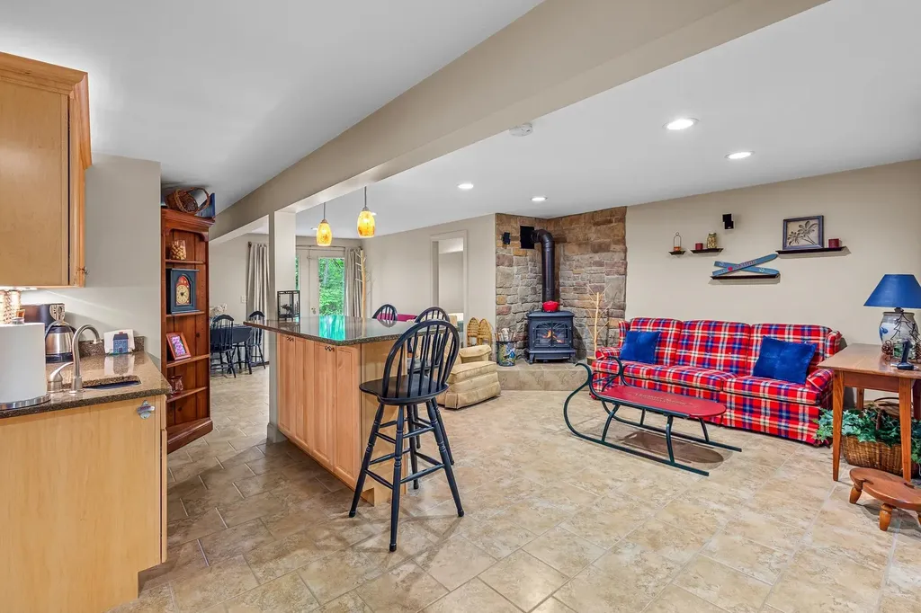 91 Bombadil Path Pittsfield VT 05762
