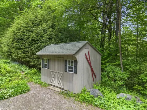 91 Bombadil Path Pittsfield VT 05762
