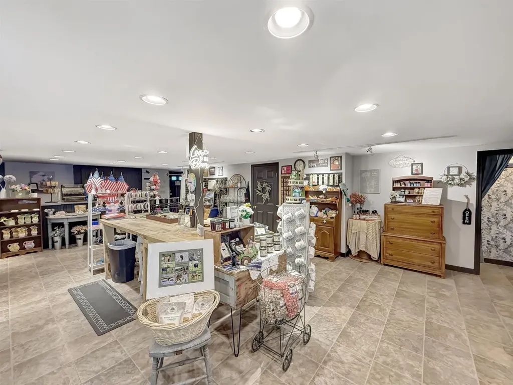 98 Main Street Colebrook NH 03576