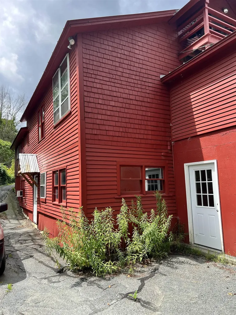7868 Pomfret Road Pomfret VT 05053