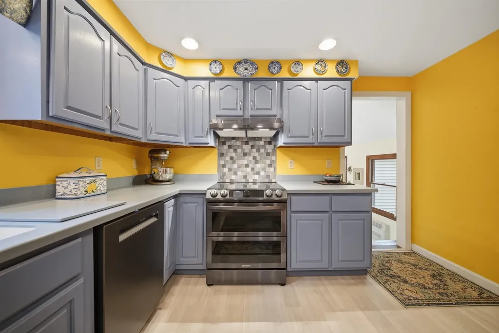 11 Mitchell Street Merrimack NH 03054