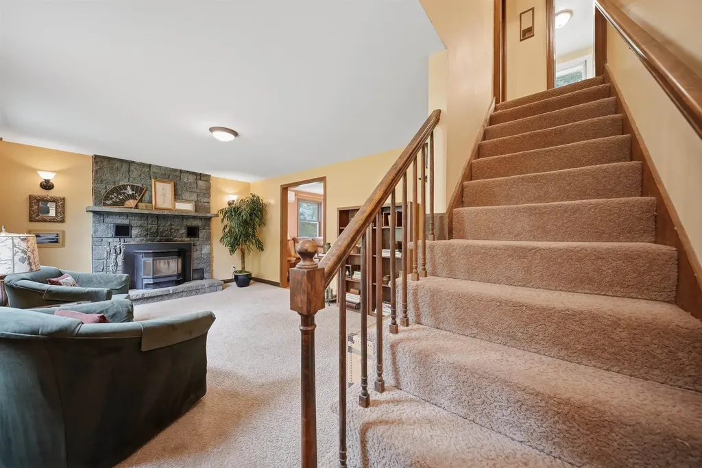 11 Mitchell Street Merrimack NH 03054