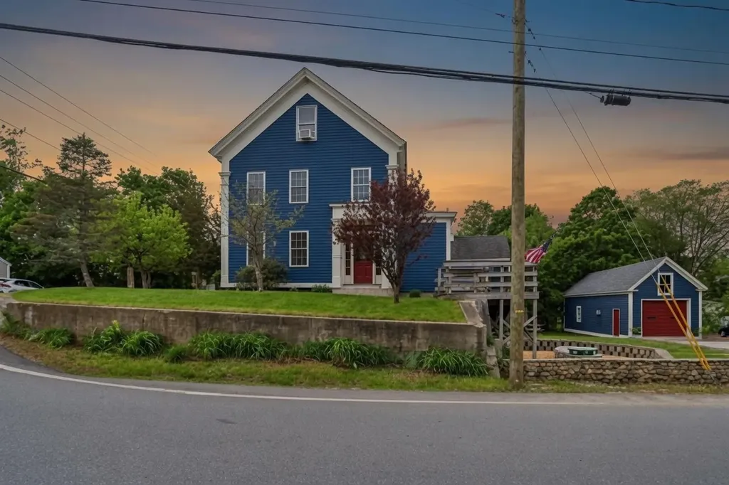 1 Old Manchester Road Raymond NH 03077