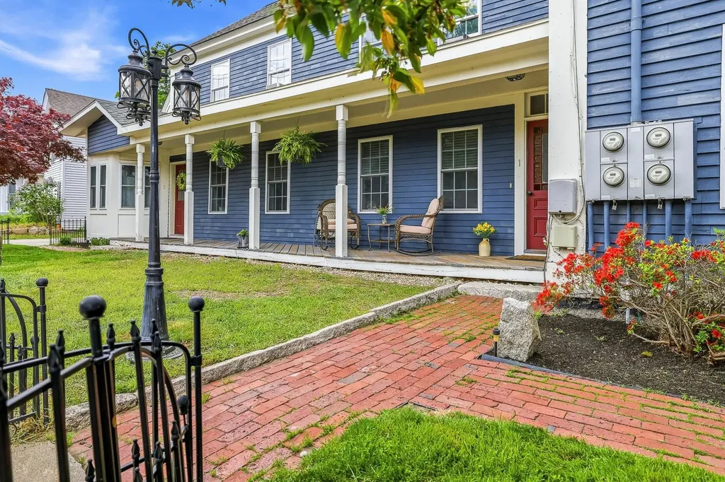 1 Old Manchester Road Raymond NH 03077