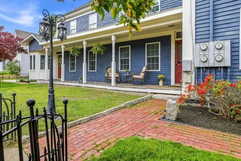 1 Old Manchester Road Raymond NH 03077
