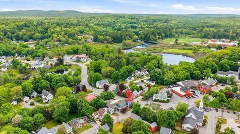 1 Old Manchester Road Raymond NH 03077