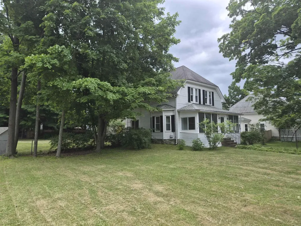 22 Fairview Avenue Derry NH 03038