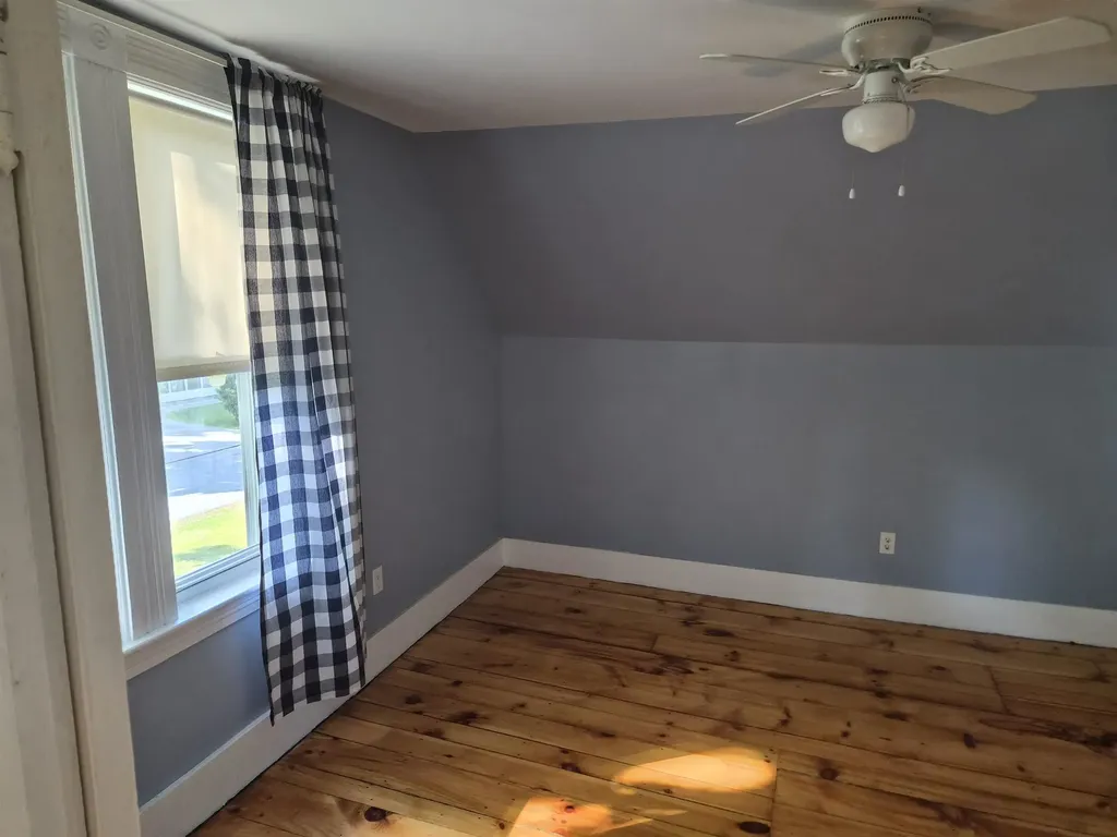 22 Fairview Avenue Derry NH 03038