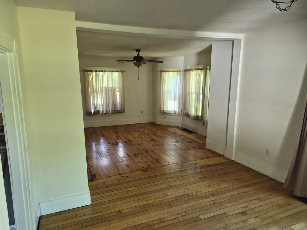 22 Fairview Avenue Derry NH 03038