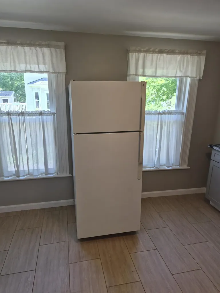 22 Fairview Avenue Derry NH 03038