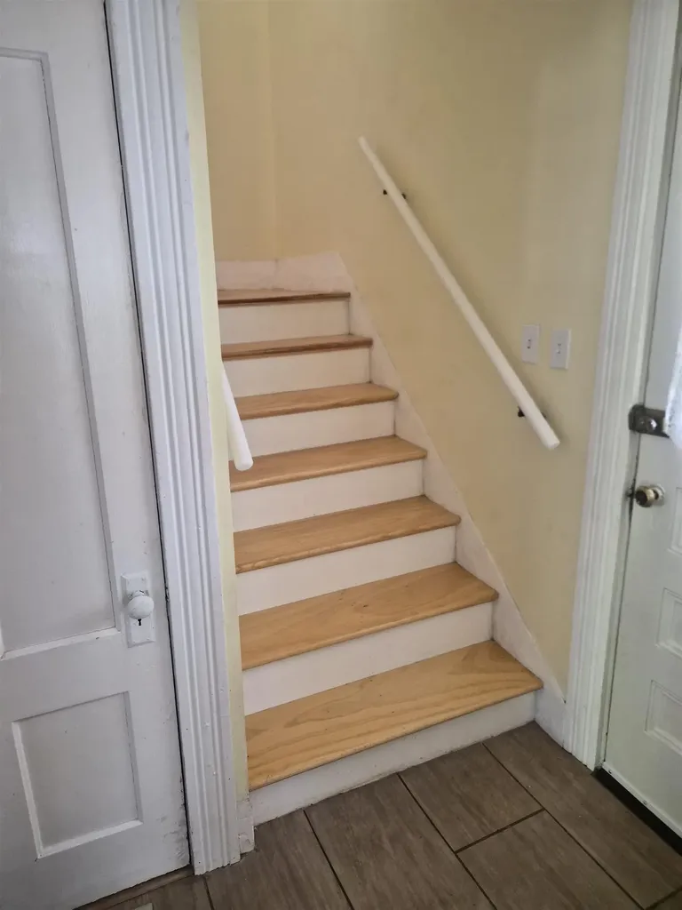 22 Fairview Avenue Derry NH 03038