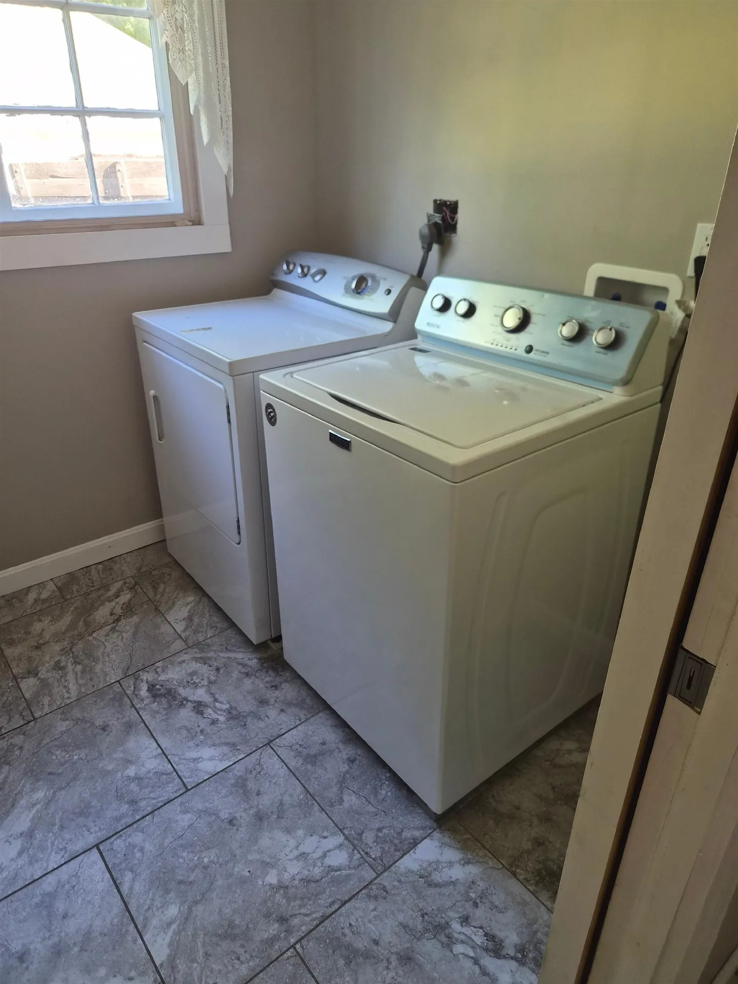 22 Fairview Avenue Derry NH 03038