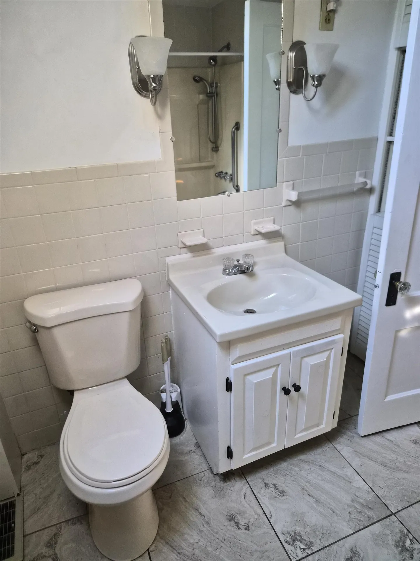 22 Fairview Avenue Derry NH 03038