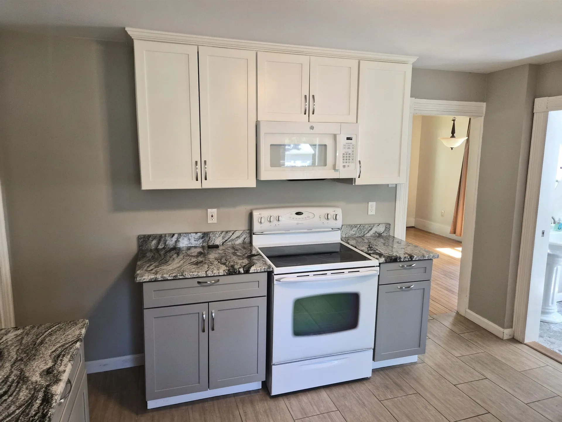 22 Fairview Avenue Derry NH 03038