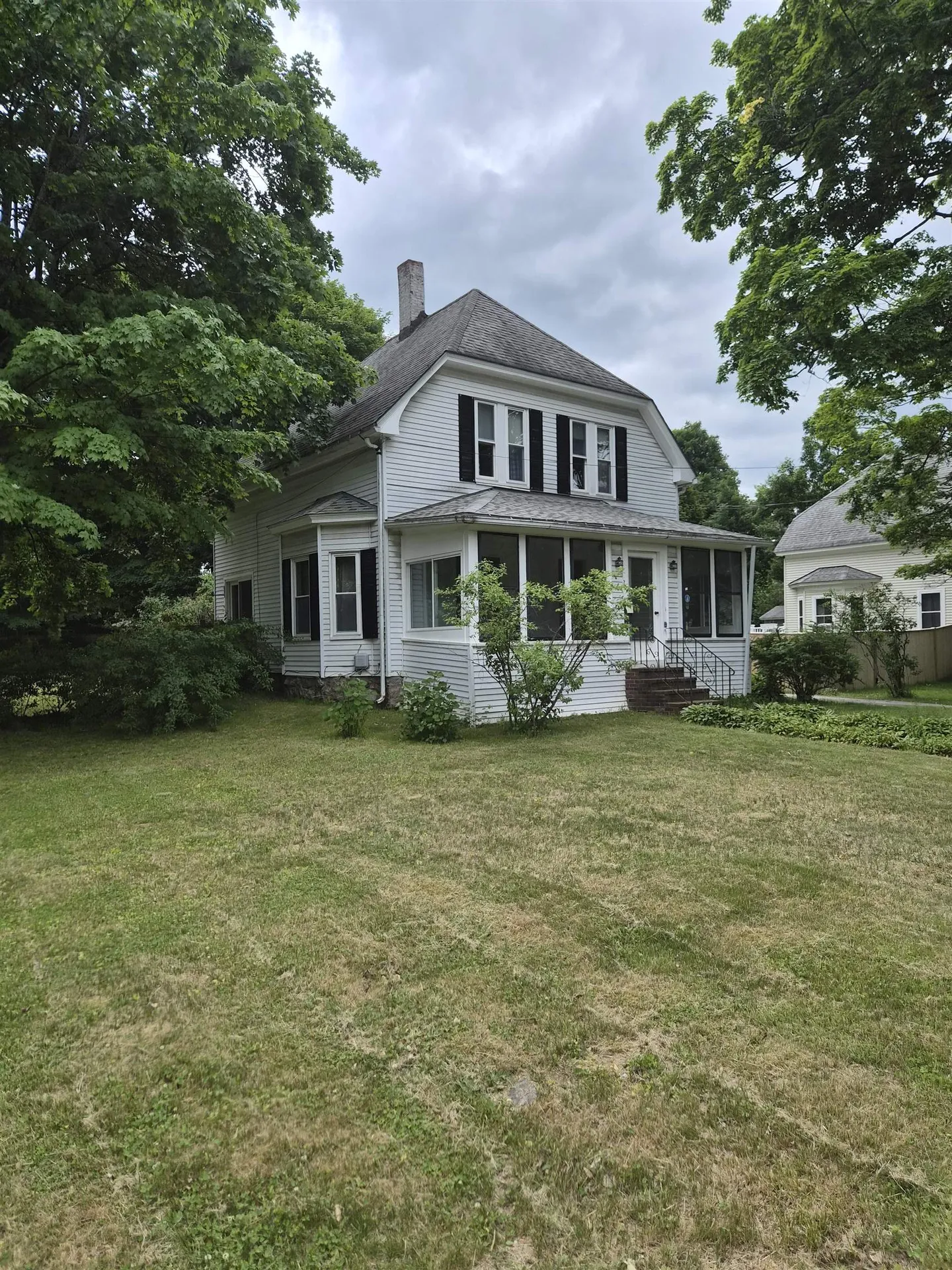 22 Fairview Avenue Derry NH 03038