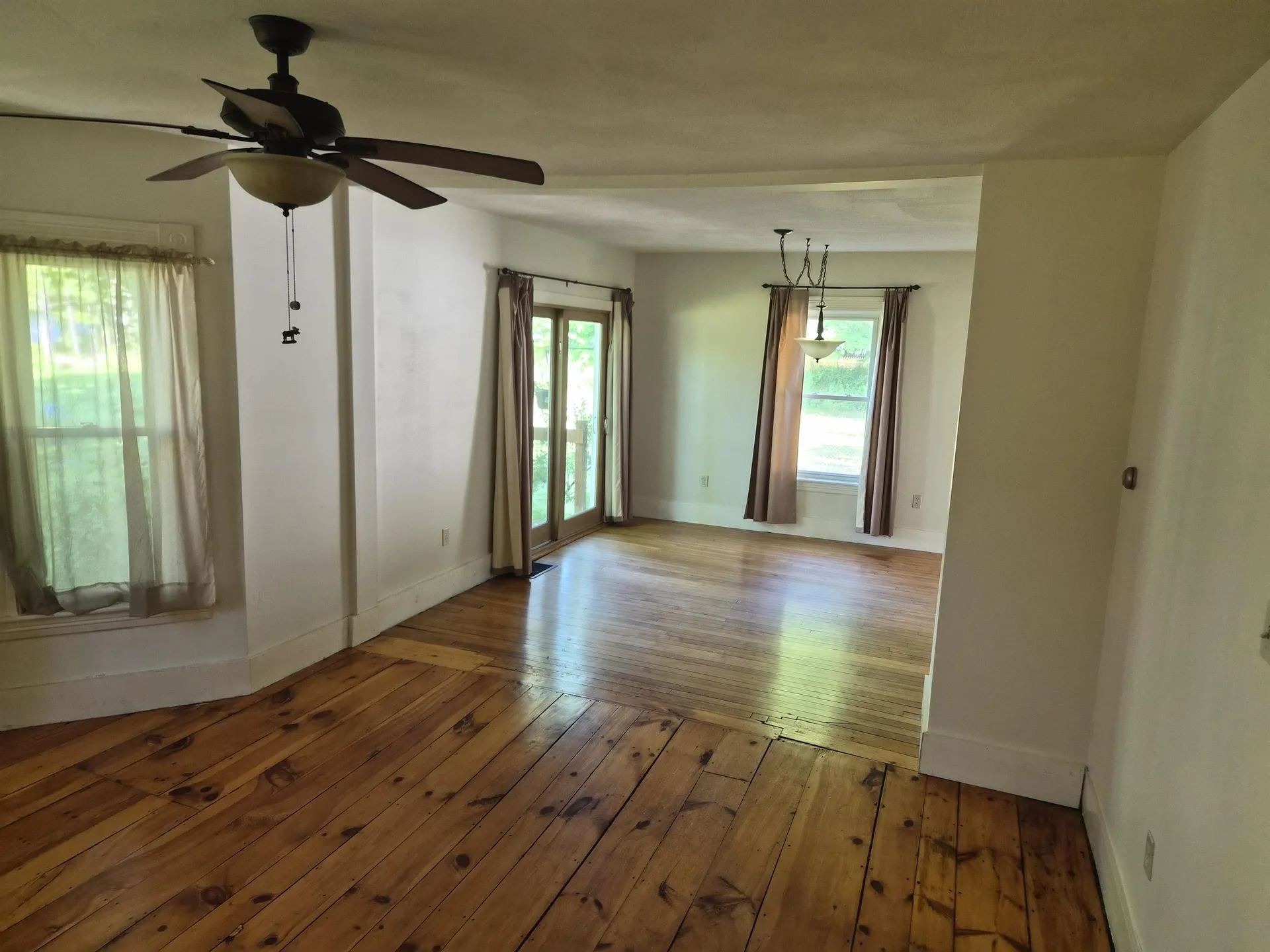 22 Fairview Avenue Derry NH 03038