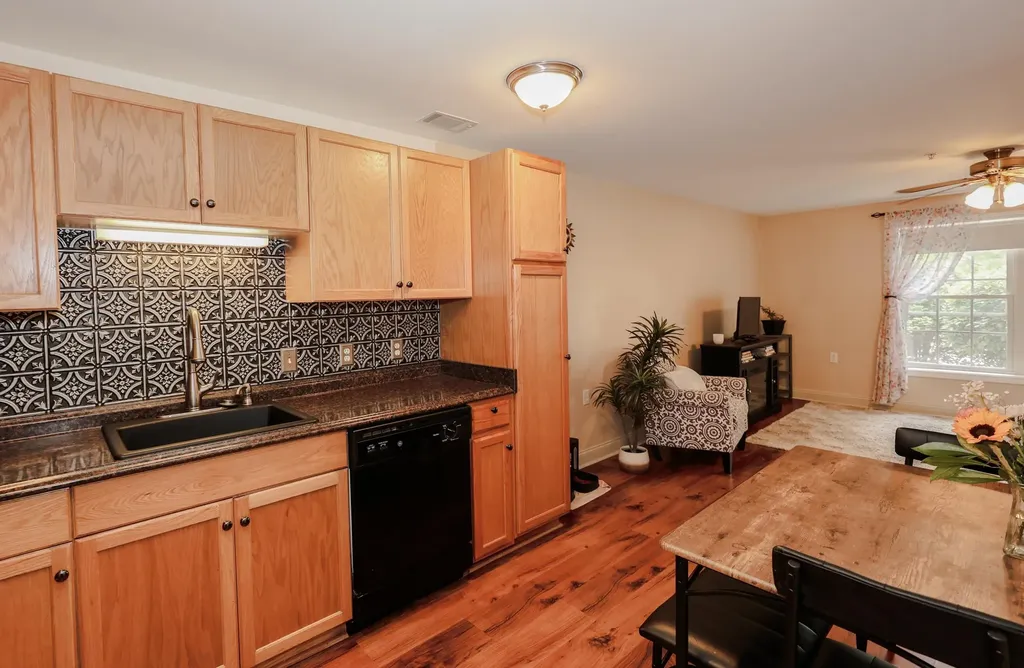 10 Vista Ridge Drive Londonderry NH 03053