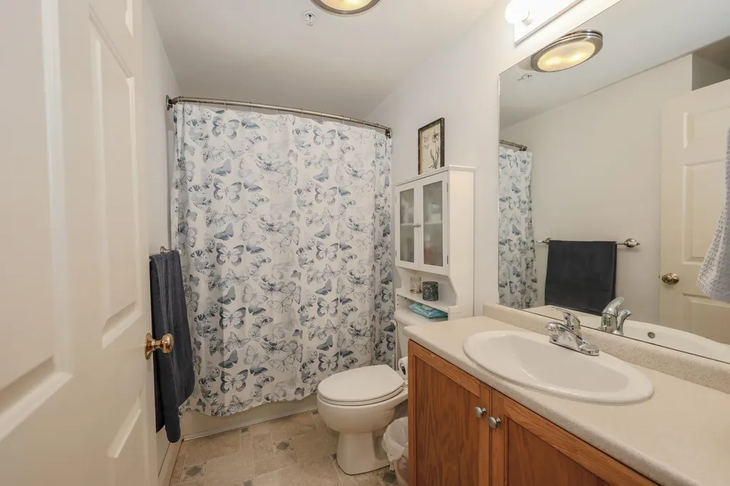 10 Vista Ridge Drive Londonderry NH 03053