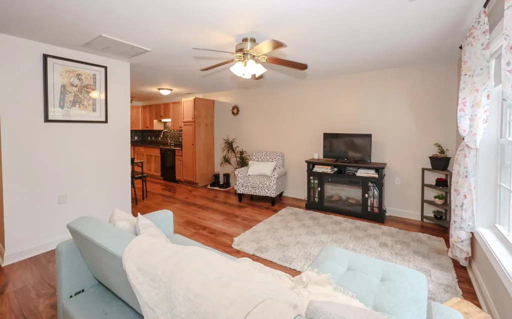 10 Vista Ridge Drive Londonderry NH 03053