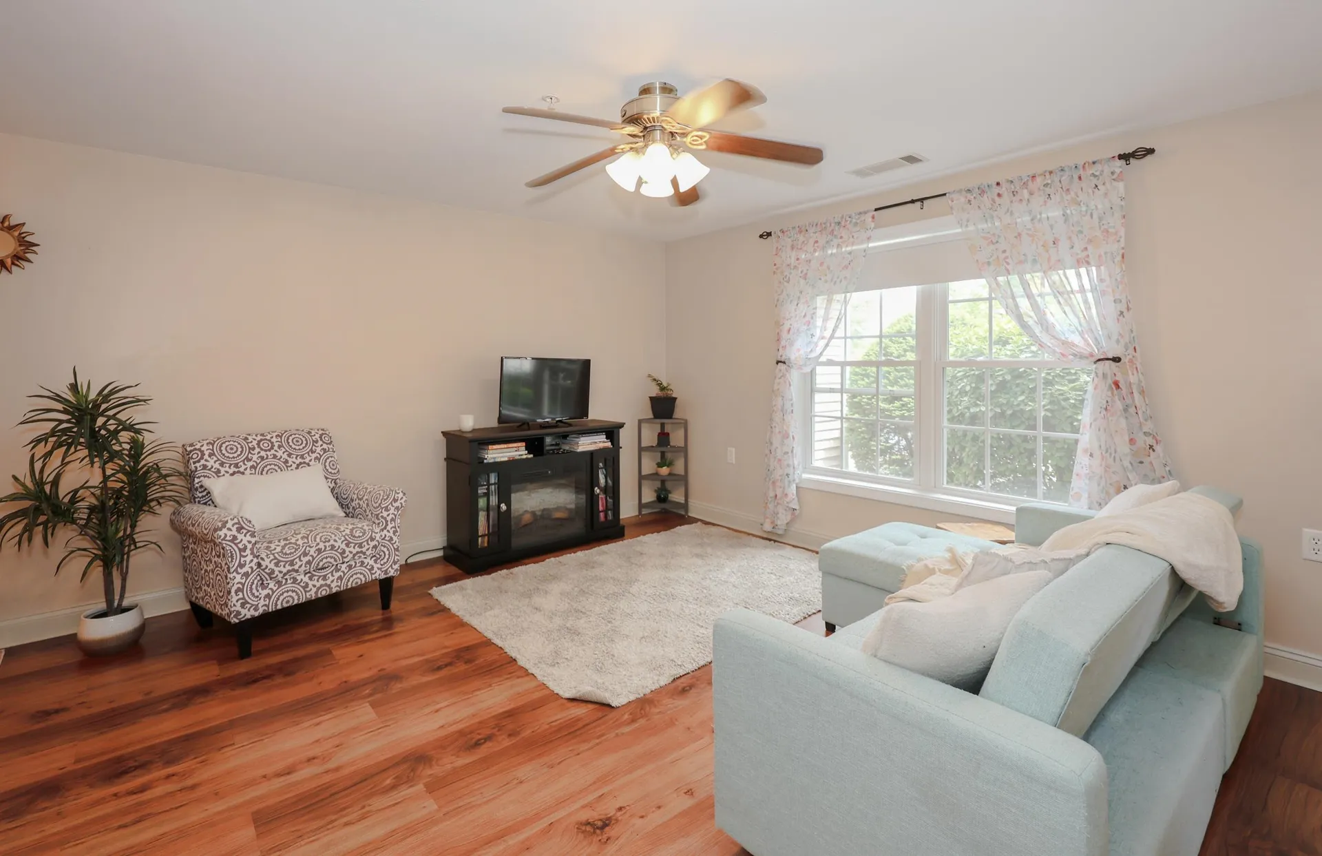 10 Vista Ridge Drive Londonderry NH 03053