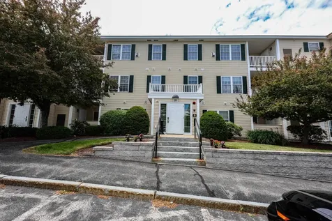10 Vista Ridge Drive Londonderry NH 03053