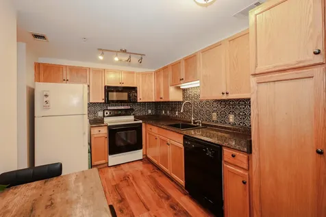 10 Vista Ridge Drive Londonderry NH 03053
