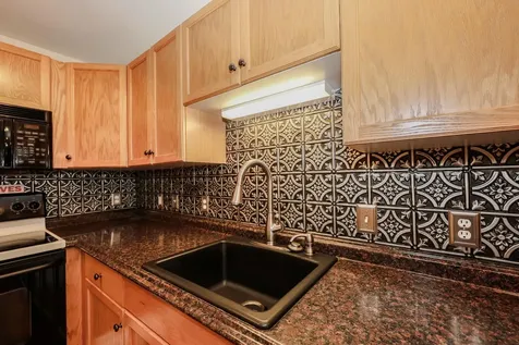 10 Vista Ridge Drive Londonderry NH 03053