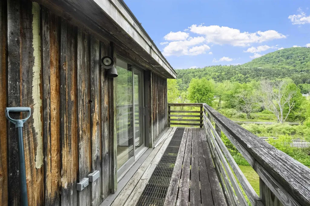 110 Saint Hyacinth Street Bethel VT 05032