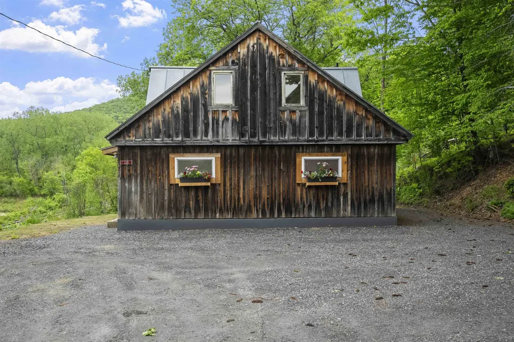 110 Saint Hyacinth Street Bethel VT 05032