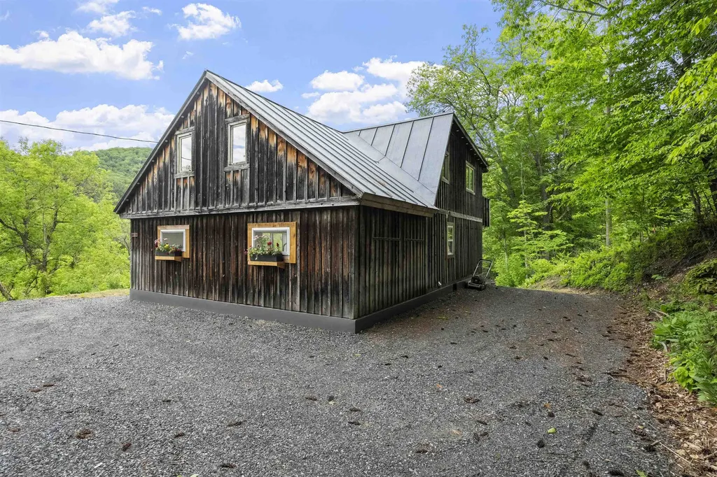 110 Saint Hyacinth Street Bethel VT 05032