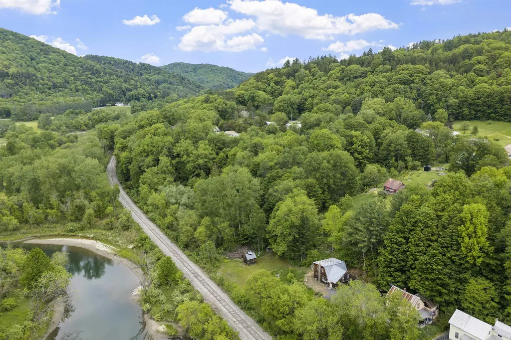 110 Saint Hyacinth Street Bethel VT 05032