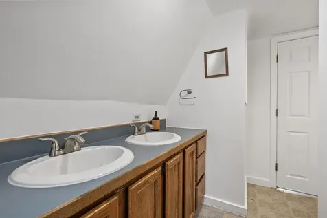 110 Saint Hyacinth Street Bethel VT 05032