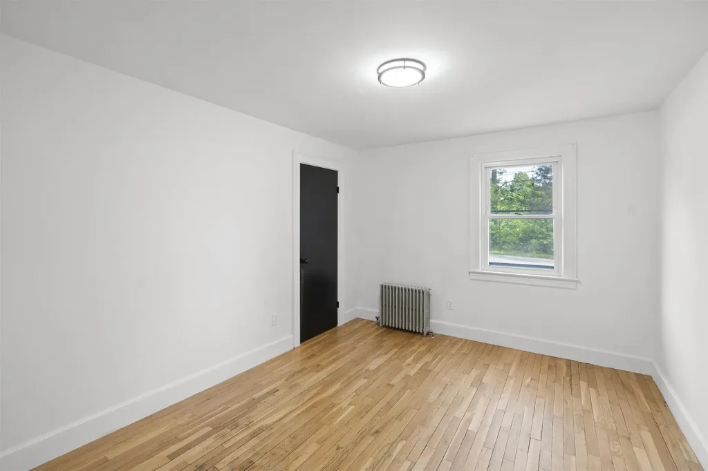 15 Leighton Street Manchester NH 03102
