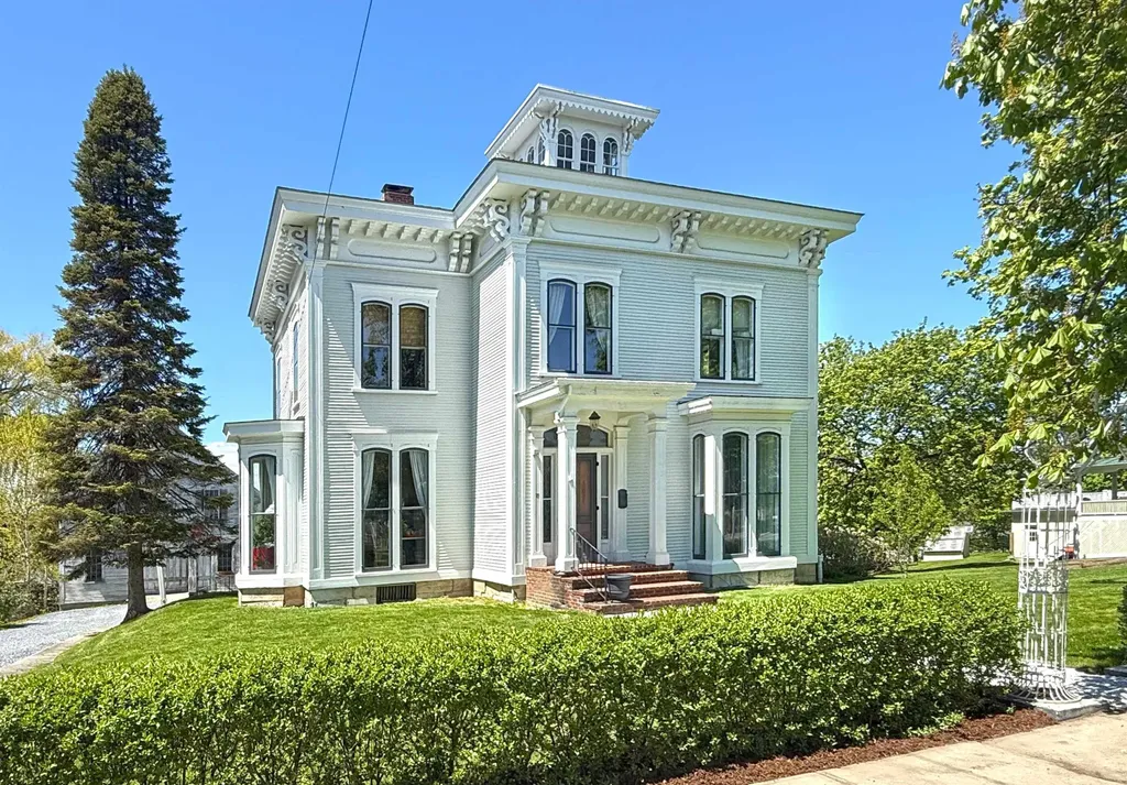 72 Main Street Vergennes VT 05491
