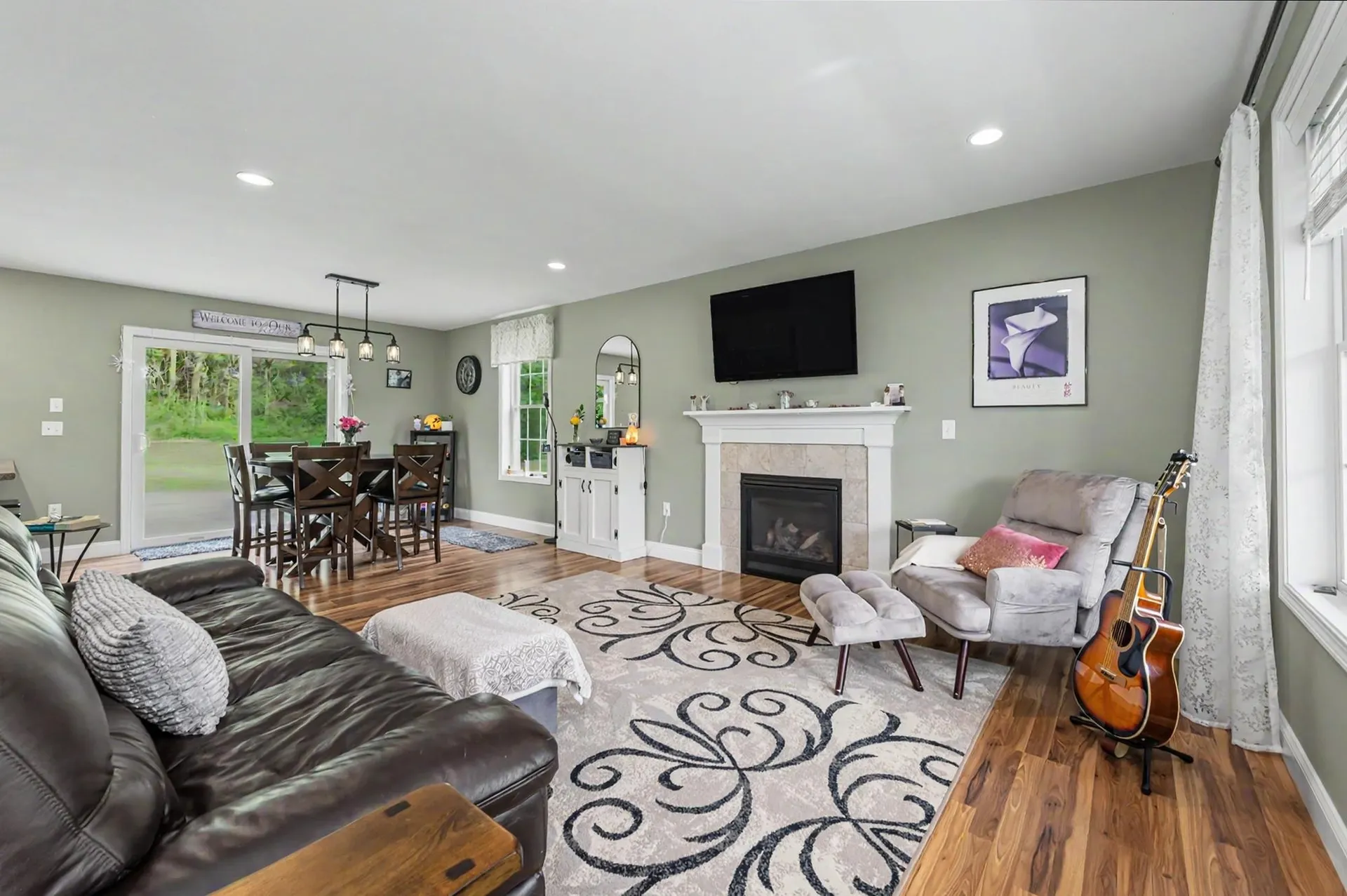 41 Schwinn Drive Nashua NH 03062