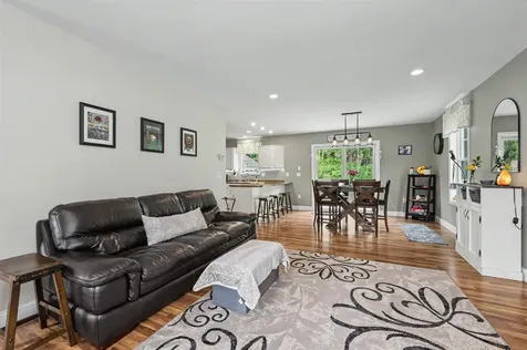 41 Schwinn Drive Nashua NH 03062