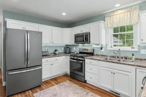 41 Schwinn Drive Nashua NH 03062