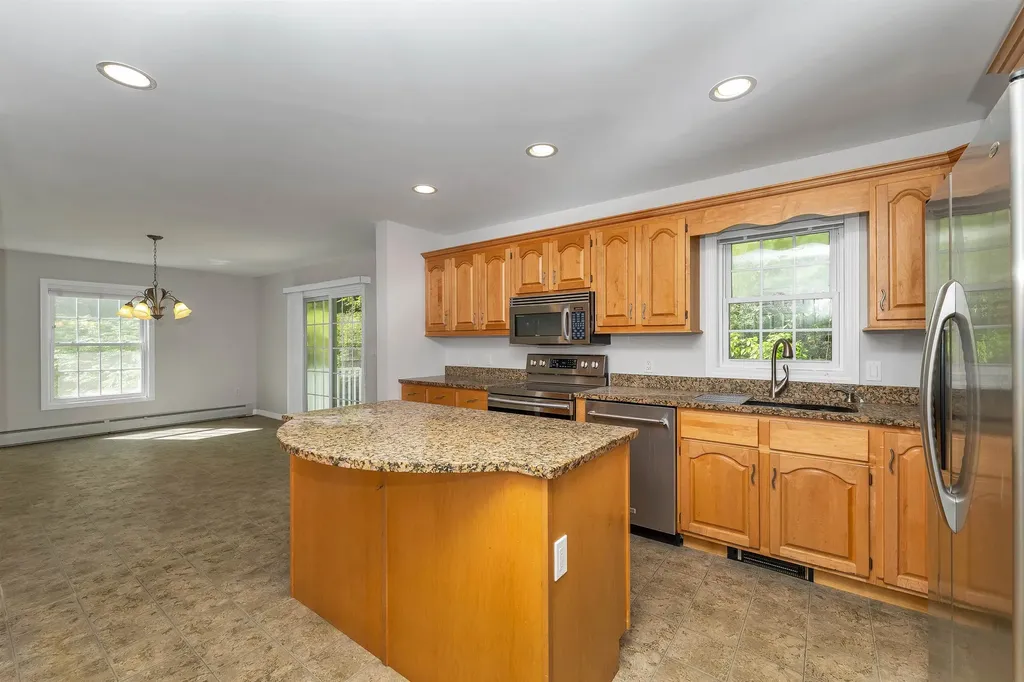 31 Cumberland Road Gilford NH 03249