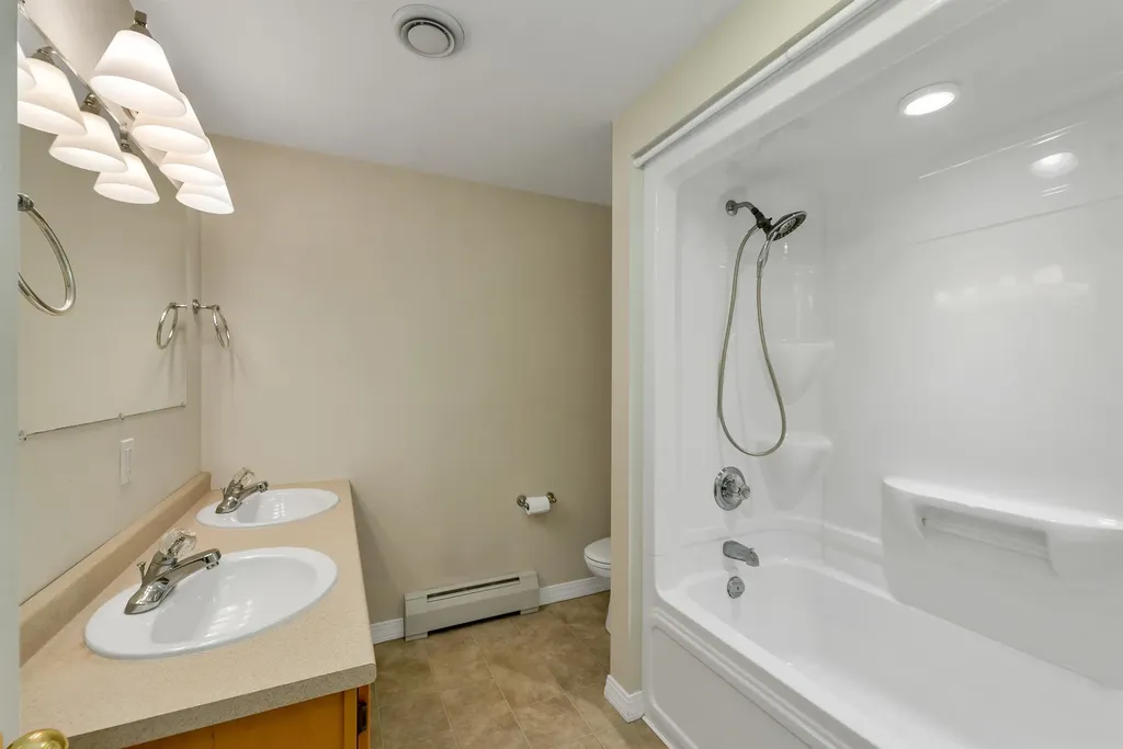 31 Cumberland Road Gilford NH 03249