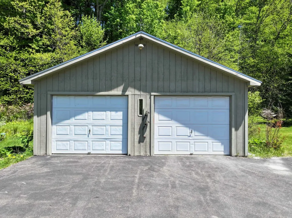 1974 West River Road Lincoln VT 05443