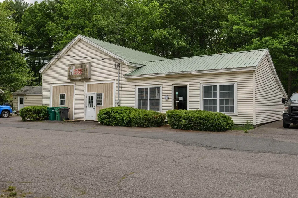 33 Haverhill Road East Kingston NH 03827