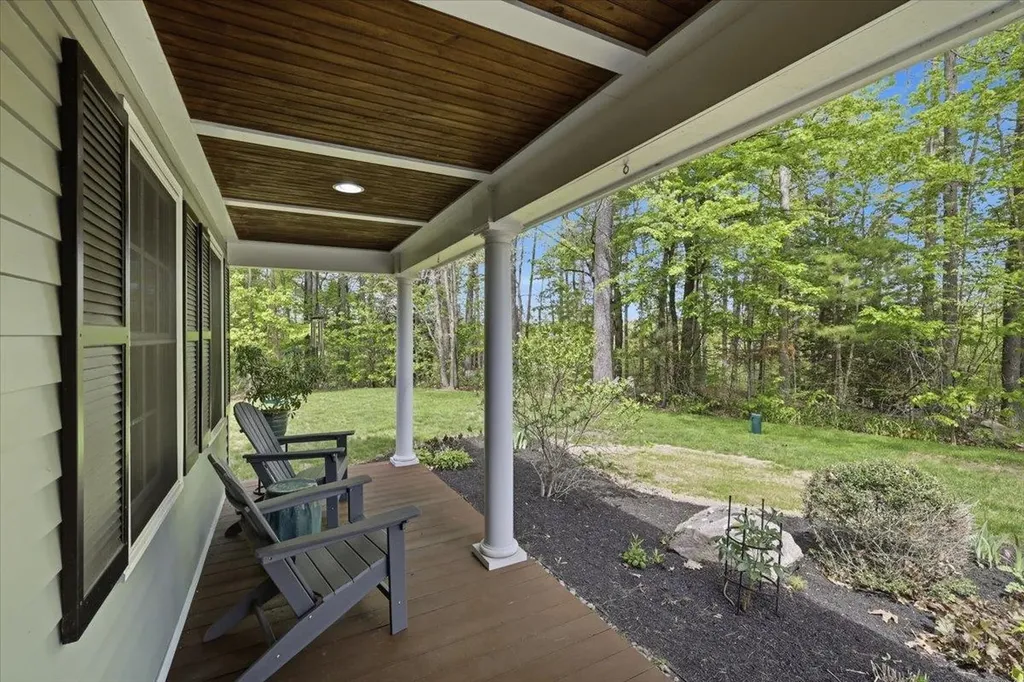 14 Forest Drive Auburn NH 03032