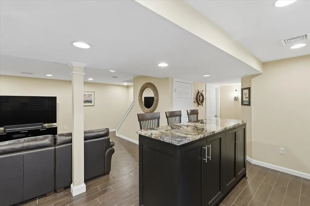 14 Forest Drive Auburn NH 03032