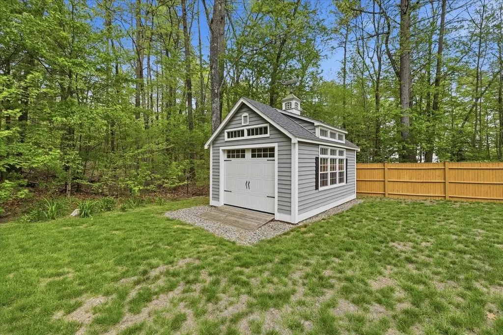 14 Forest Drive Auburn NH 03032